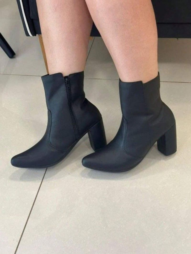 Bota Feminina Raven Elegance
